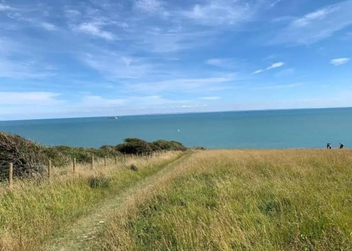 Lovely 5 Person Chalet in St Margaret's at Cliffe