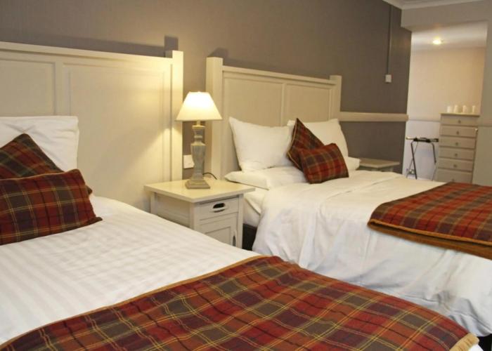 Honest Lawyer Hotel