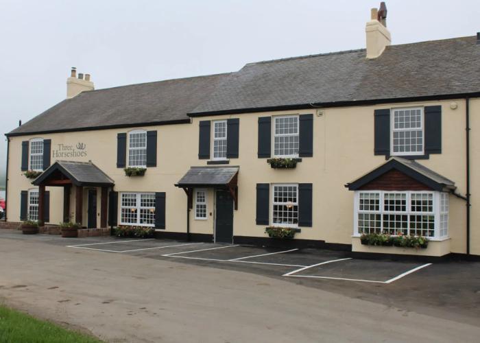 The Three Horseshoes