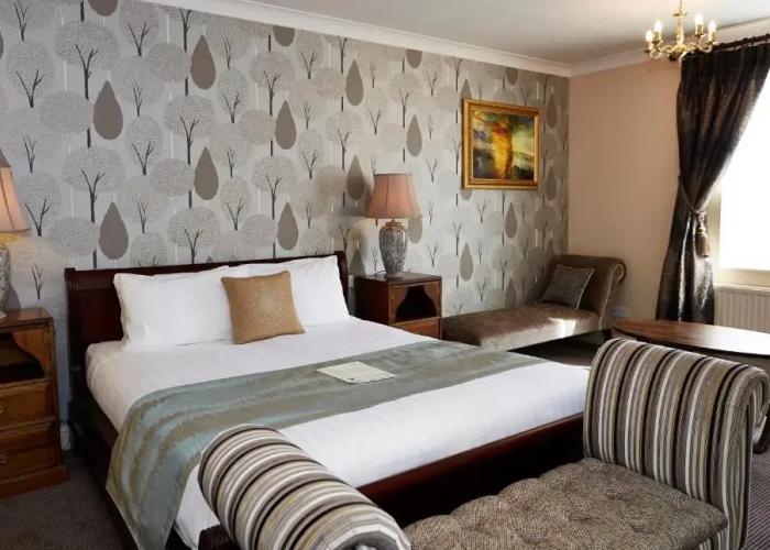 Red Lion Hotel by Greene King Inns