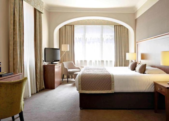 Bush Hotel Farnham