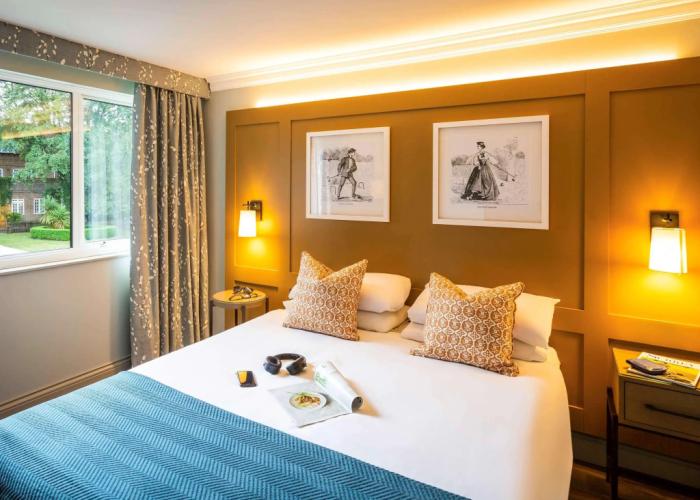 Bush Hotel Farnham