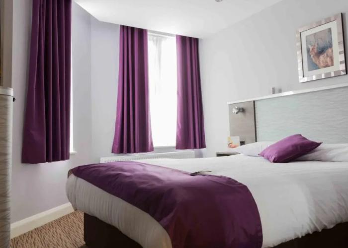 Surya Hogs Back Hotel and Spa