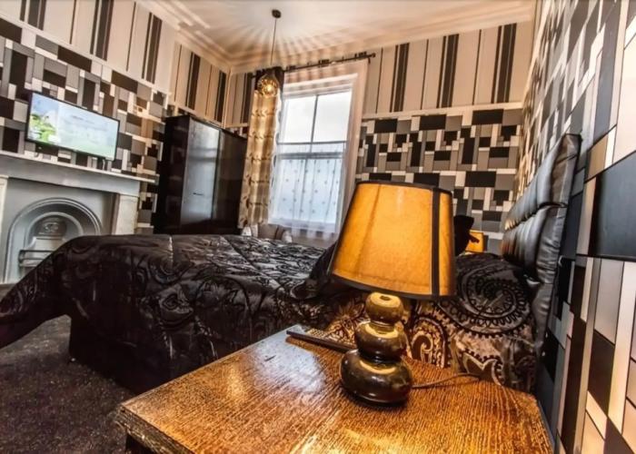 The Carlton Hotel