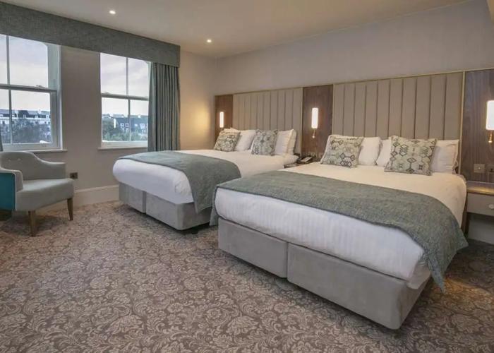 Clifton Hotel