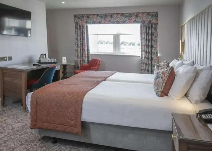 Clifton Hotel