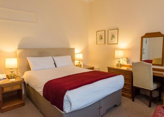 Clifton Hotel