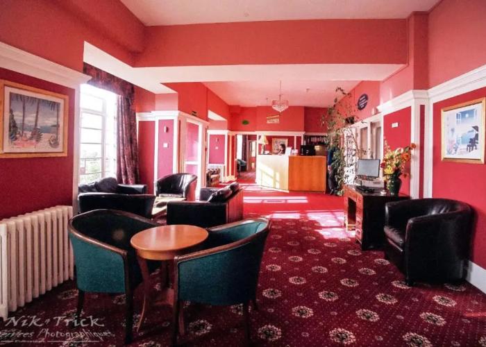 OYO The Southcliff Hotel