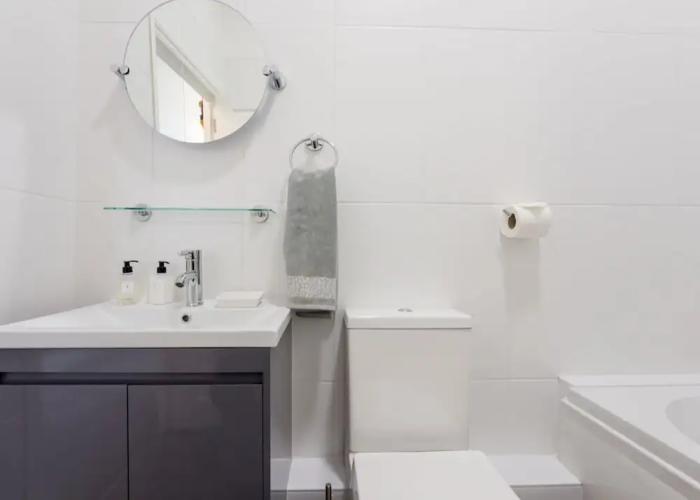Apartment in Folkestone Near Sandgate Beach