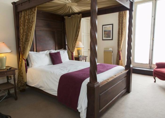 George Hotel
