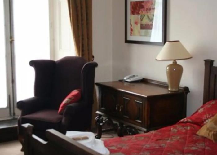 George Hotel
