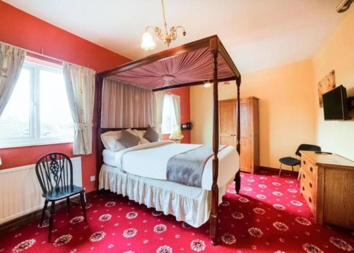 OYO The Royal Hotel
