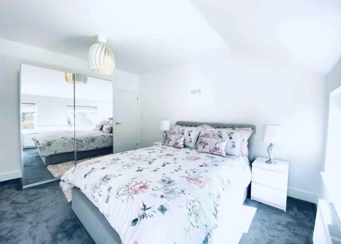 Exclusive 4-bed House 10 Minutes From Newcastle