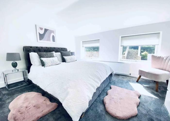 Exclusive 4-bed House 10 Minutes From Newcastle