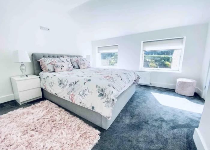 Exclusive 4-bed House 10 Minutes From Newcastle