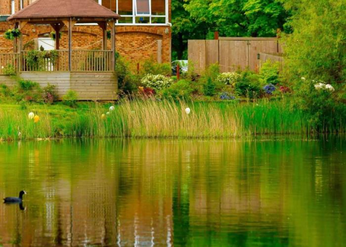 The Inn on the Lake Hotel