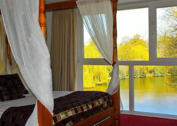 The Inn on the Lake Hotel
