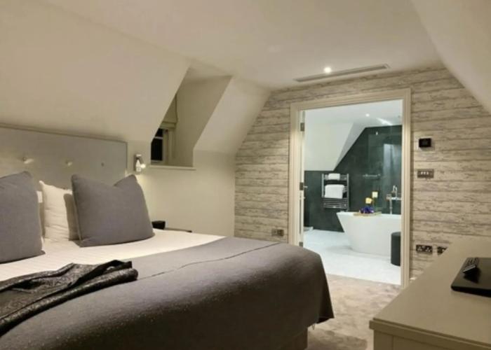 Barnett Hill - Luxury Hotel