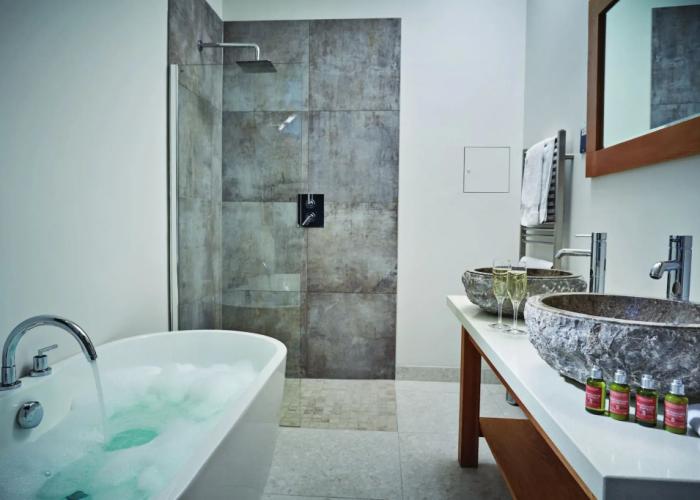 Barnett Hill - Luxury Hotel