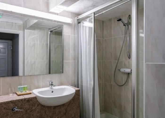 Roydon Marina Village Hotel