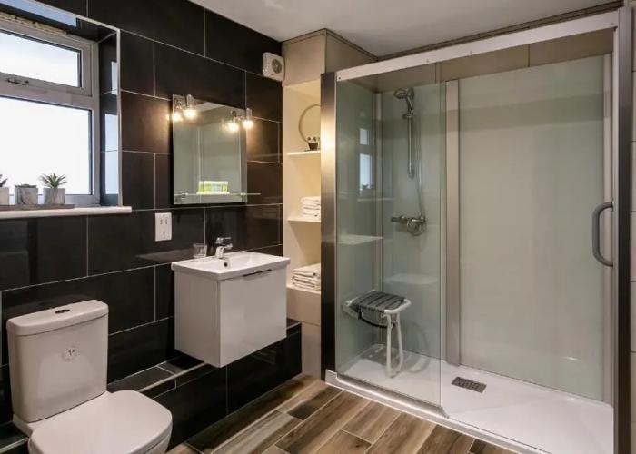 Roydon Marina Village Hotel