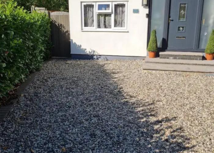 1 Bedroom Annex - 2 Mins From Train Station