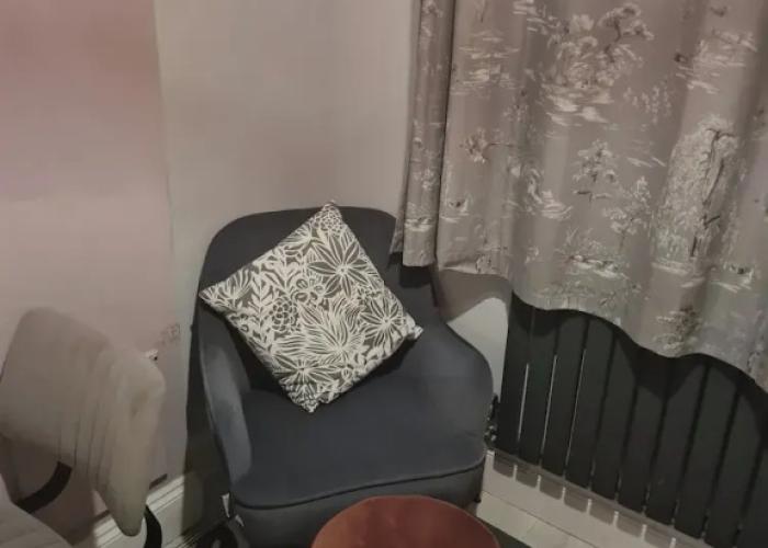 1 Bedroom Annex - 2 Mins From Train Station