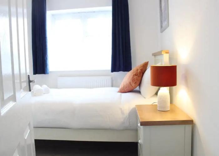 Apartment 6guests-parking-nearstansted-accessible