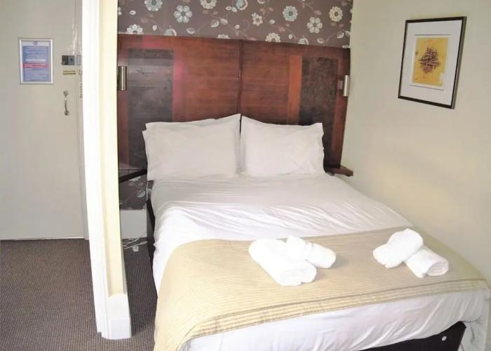 Town House Rooms