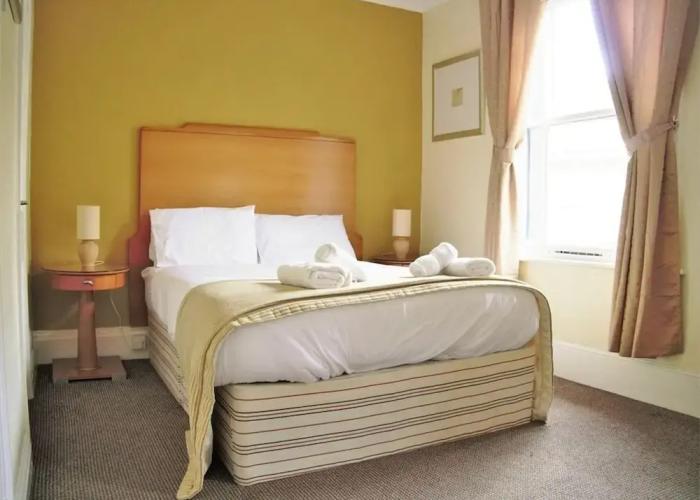 Town House Rooms
