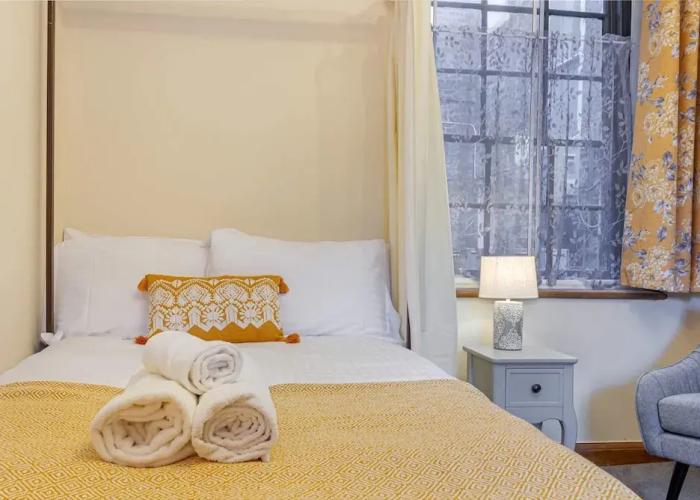 Host Stay Merchant House Studio