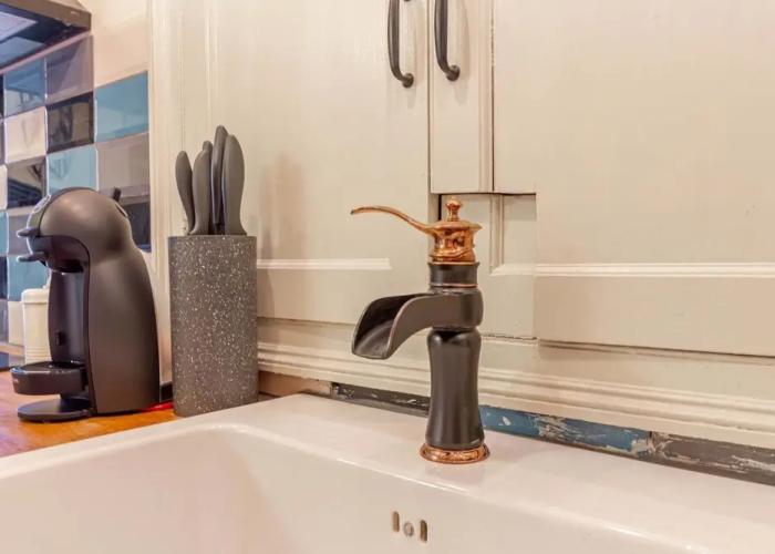 Host Stay Merchant House Studio
