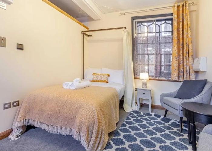 Host Stay Merchant House Studio