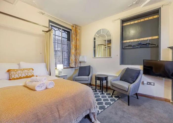 Host Stay Merchant House Studio