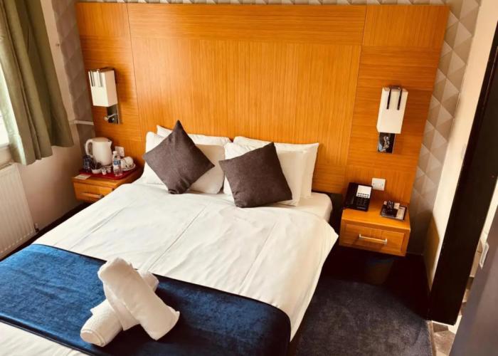 Acorn Lodge Gatwick