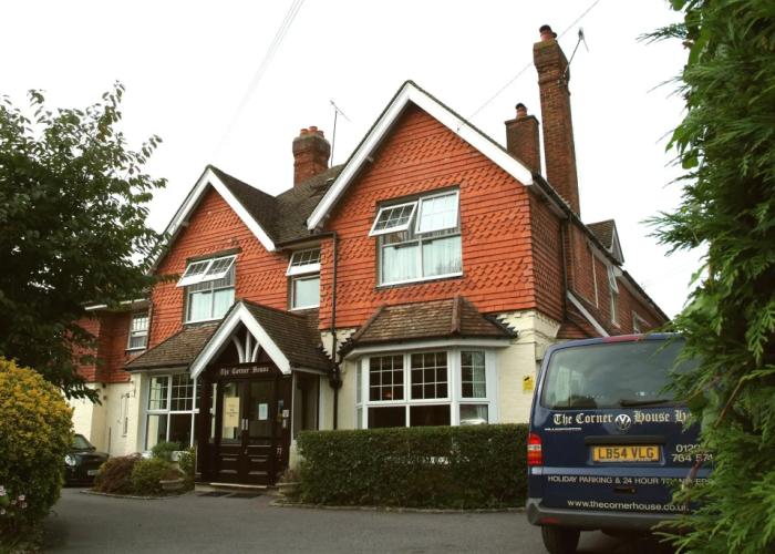 The Corner House Hotel Gatwick