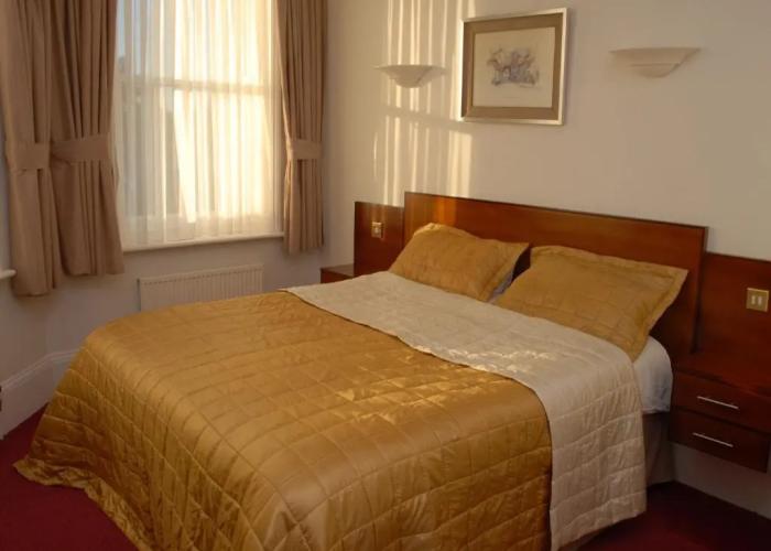 Gatwick Cambridge Hotel