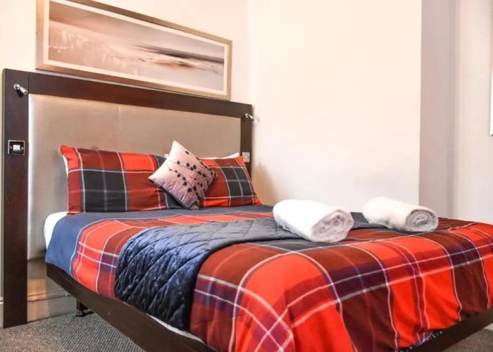 Gatwick Castle B&B