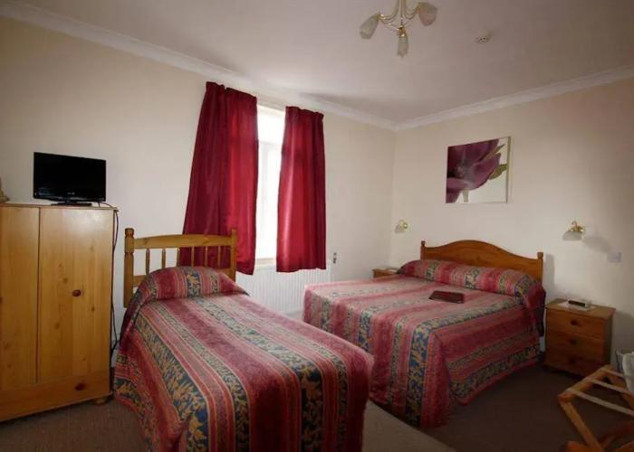 Gatwick Castle B&B