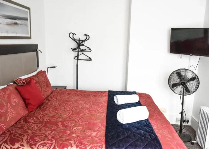 Gatwick Castle B&B