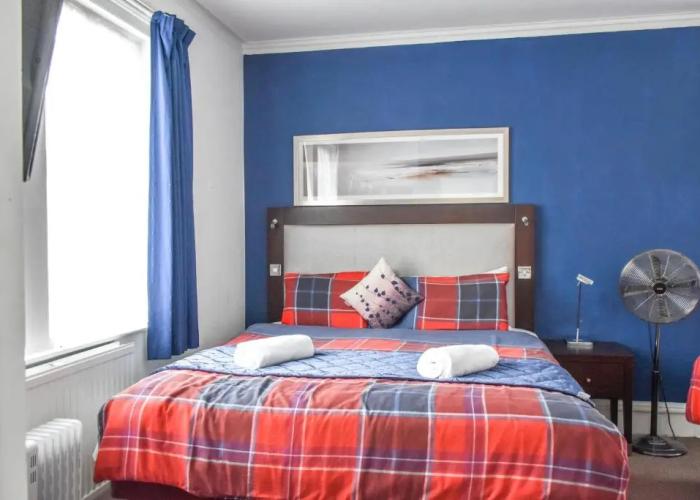 Gatwick Castle B&B