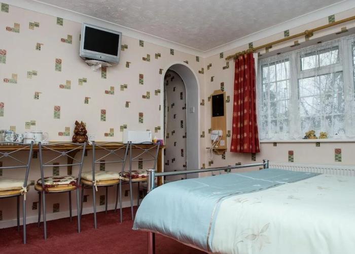 All Seasons Gatwick Guest House