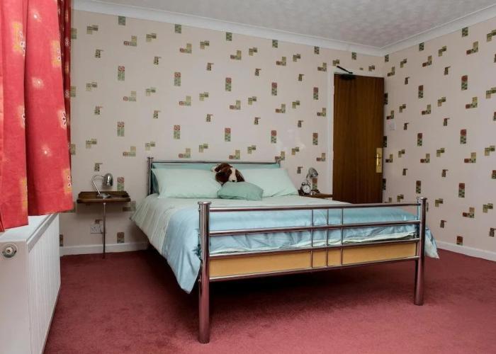 All Seasons Gatwick Guest House