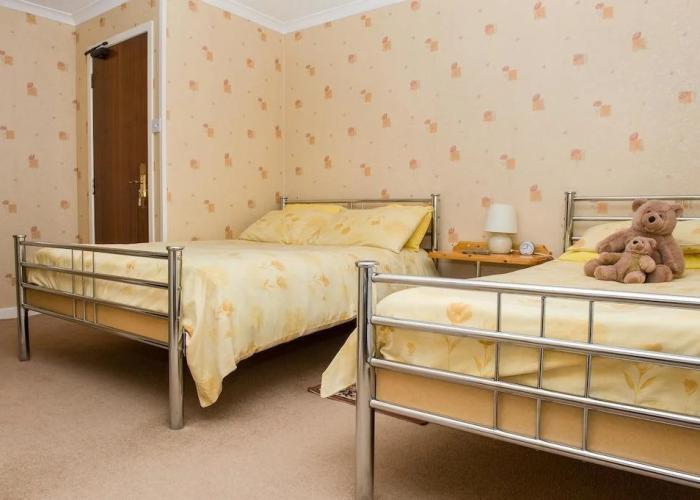 All Seasons Gatwick Guest House
