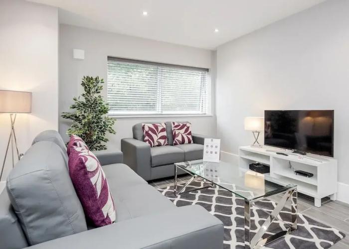 Roomspace Apartments -The Legacy
