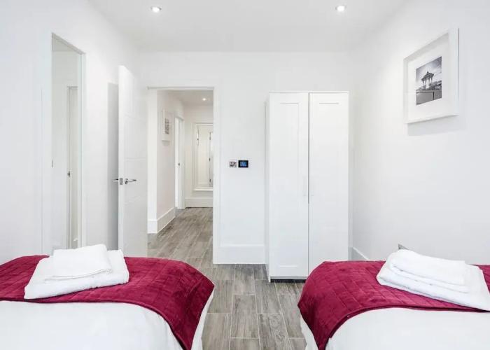 Roomspace Apartments -The Legacy