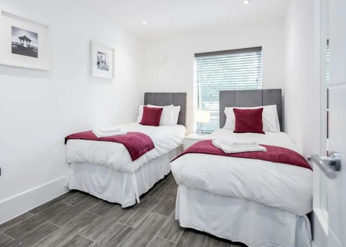Roomspace Apartments -The Legacy