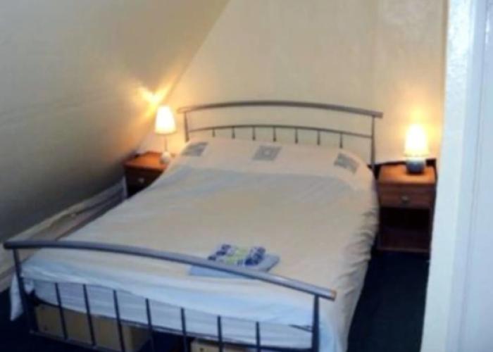 Three Horseshoes Inn