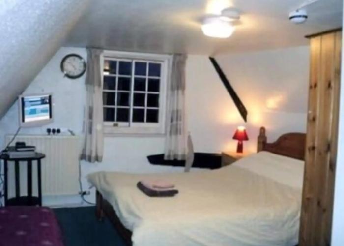 Three Horseshoes Inn