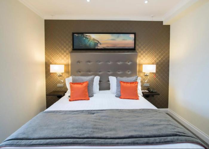 Hythe Imperial